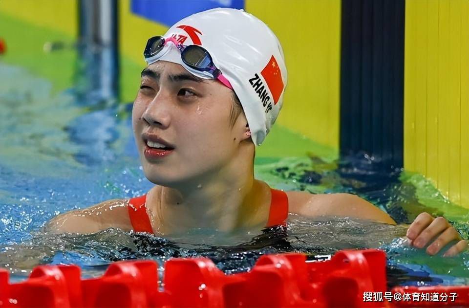 他哭着说：叶先生，一千块钱怕是连房租都不够啊......叶辰冷声道：放心，金陵的消费水平没你想的这么高，城中村租一个单间，一个月也就三百块钱，剩下七百，每天核算下来二十多块钱，够你活了